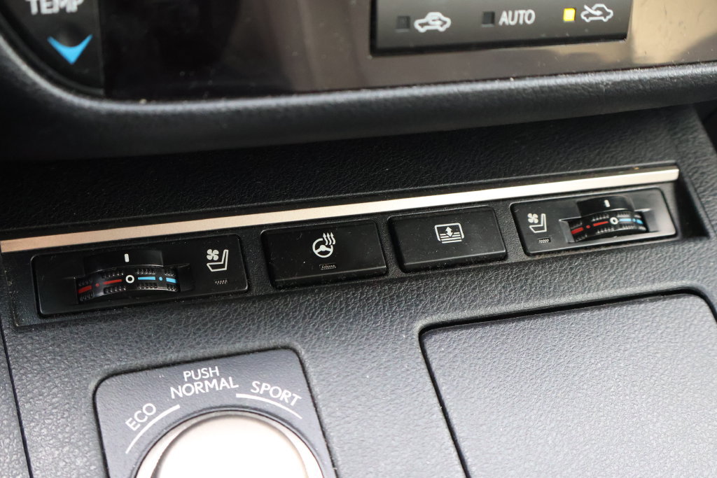 Used 2014 Lexus ES 350 w/ Ultra Luxury Package FWD image 27