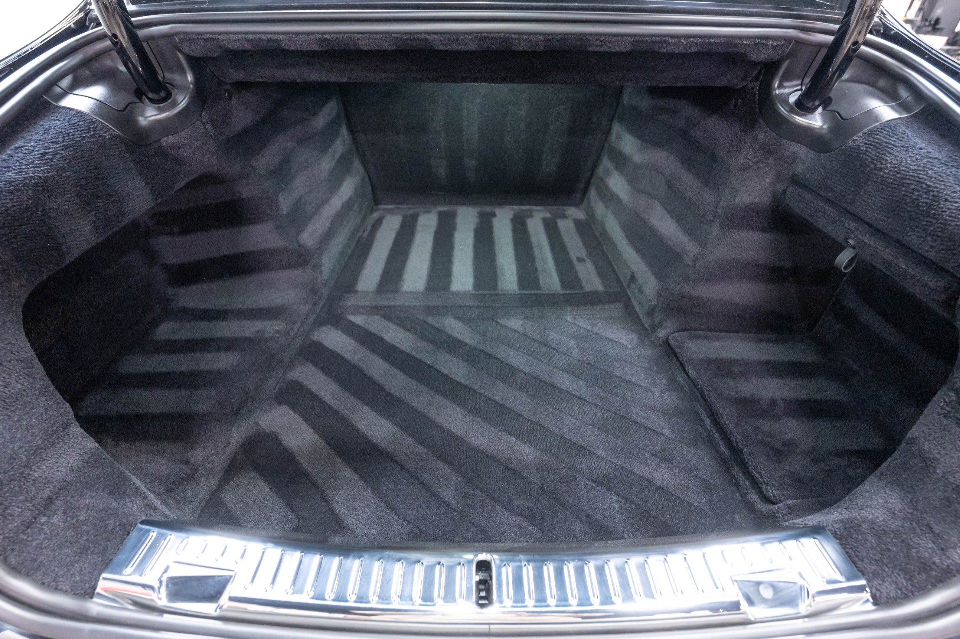 Used 2024 Rolls-Royce Phantom Sedan w/ The Phantom Package RWD image 66