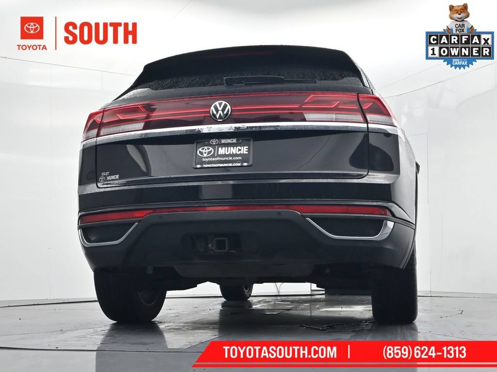Used 2024 Volkswagen Atlas Cross Sport SE FWD image 50