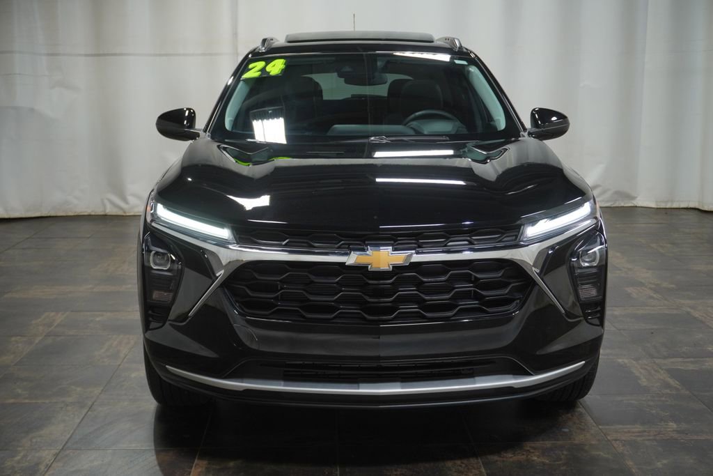 Used 2024 Chevrolet Trax LT w/ Sunroof Package FWD image 8