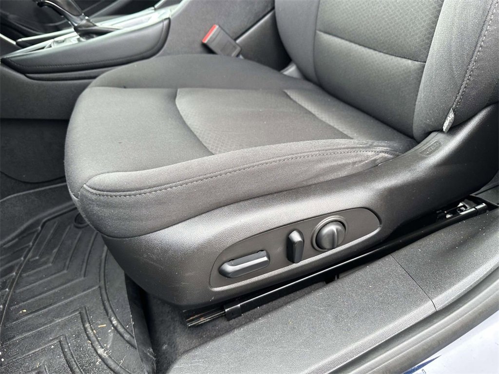 Used 2016 Chevrolet Malibu LT image 19