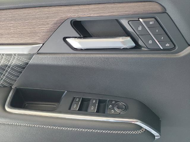 New 2026 GMC Acadia Denali w/ Super Cruise Package image 25