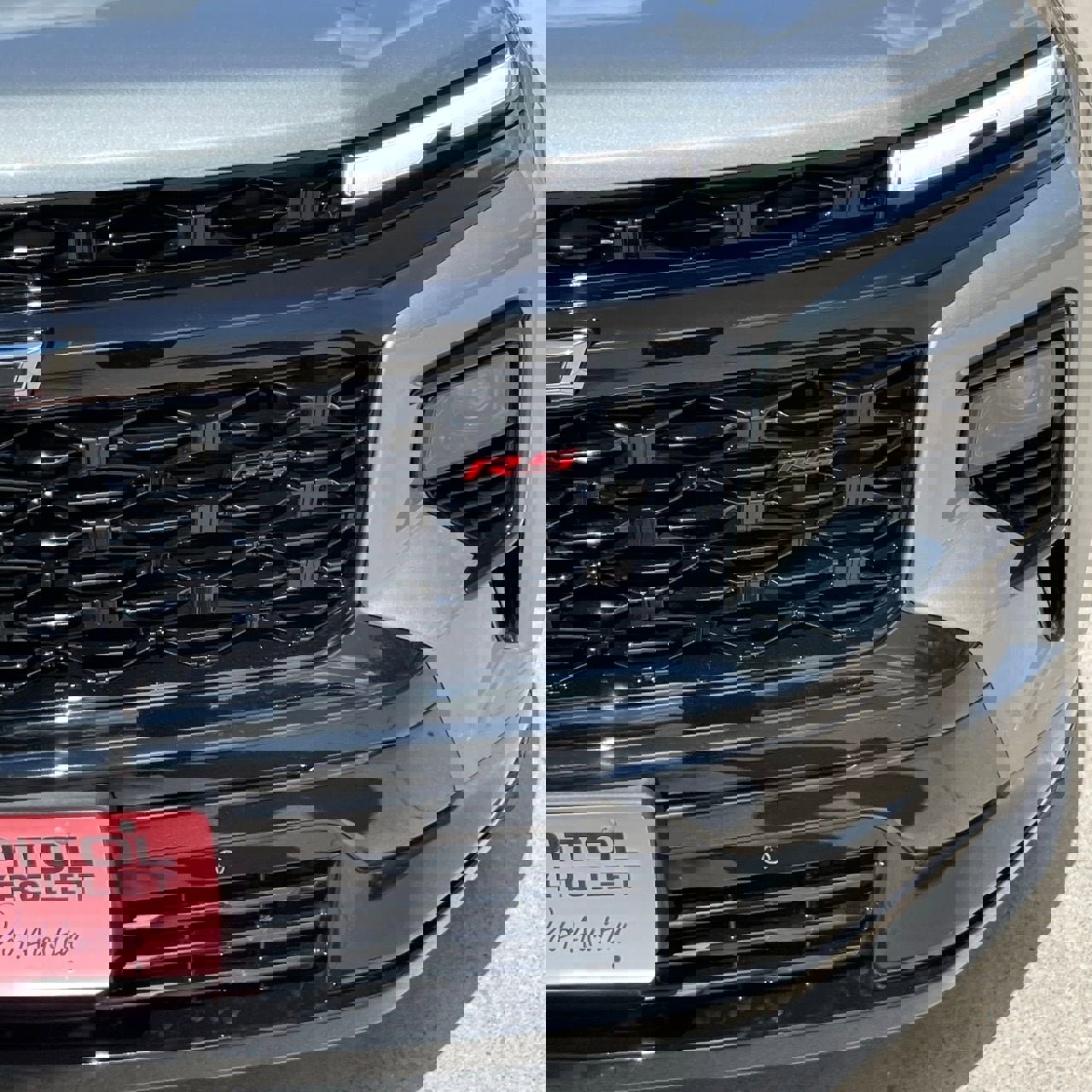 Used 2026 Chevrolet Traverse RS image 8