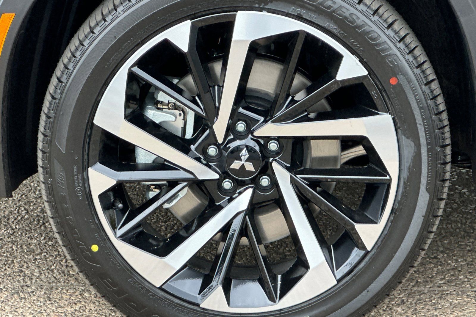 New 2025 Mitsubishi Outlander SEL image 26