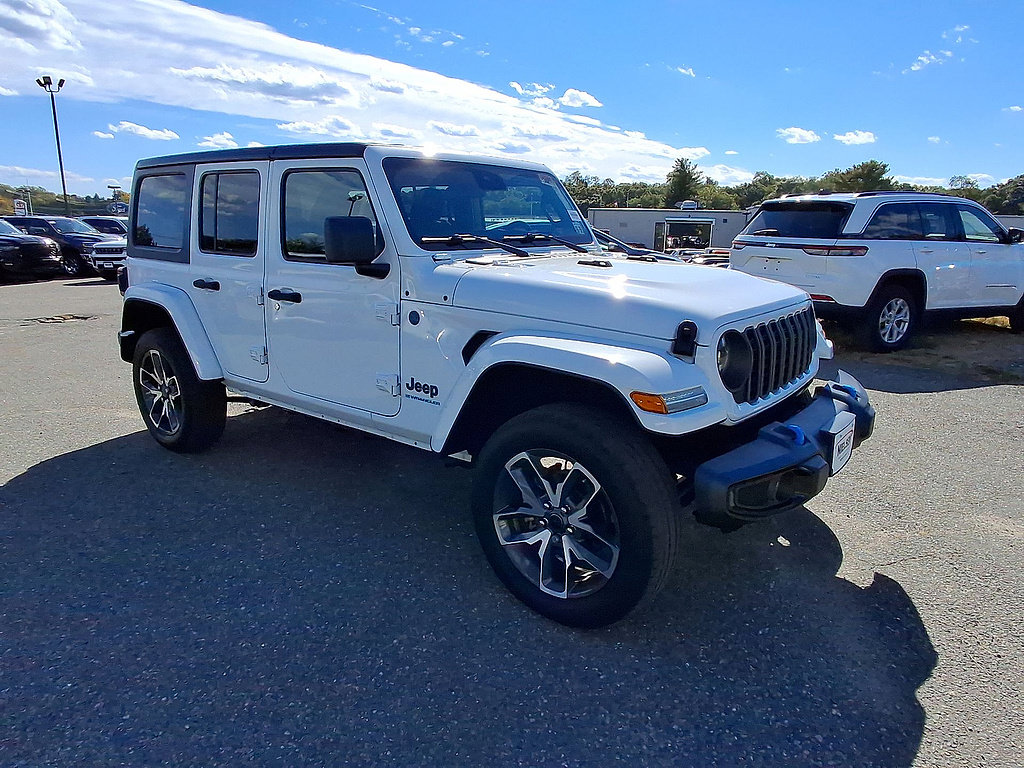 Certified 2024 Jeep Wrangler Unlimited w/ Convenience Group AWD/4WD image 2