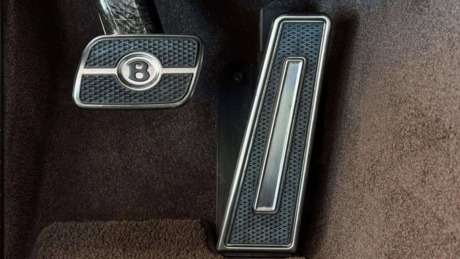 Used 2020 Bentley Continental GT V8 image 37