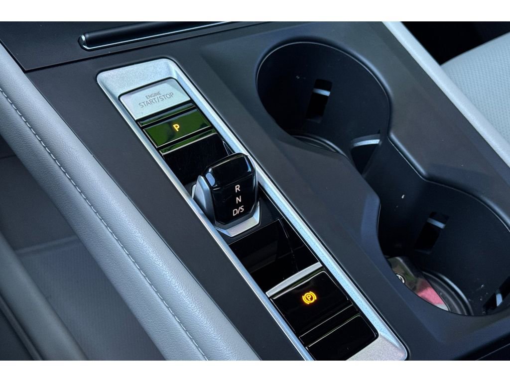 Used 2024 Volkswagen Atlas SE image 24