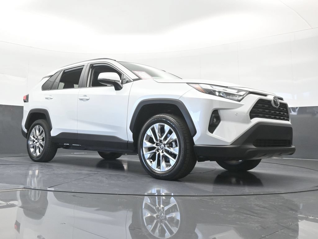 Used 2025 Toyota RAV4 XLE Premium FWD image 59