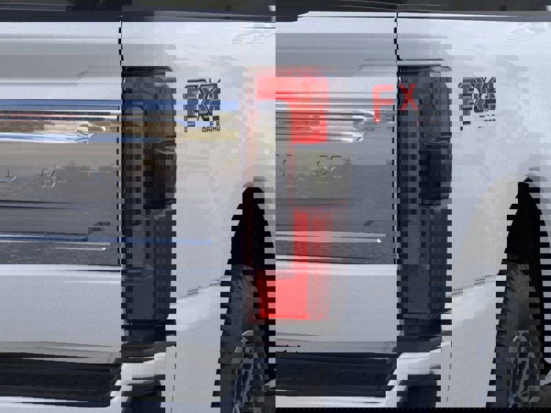 New 2026 Ford F250 Platinum image 44