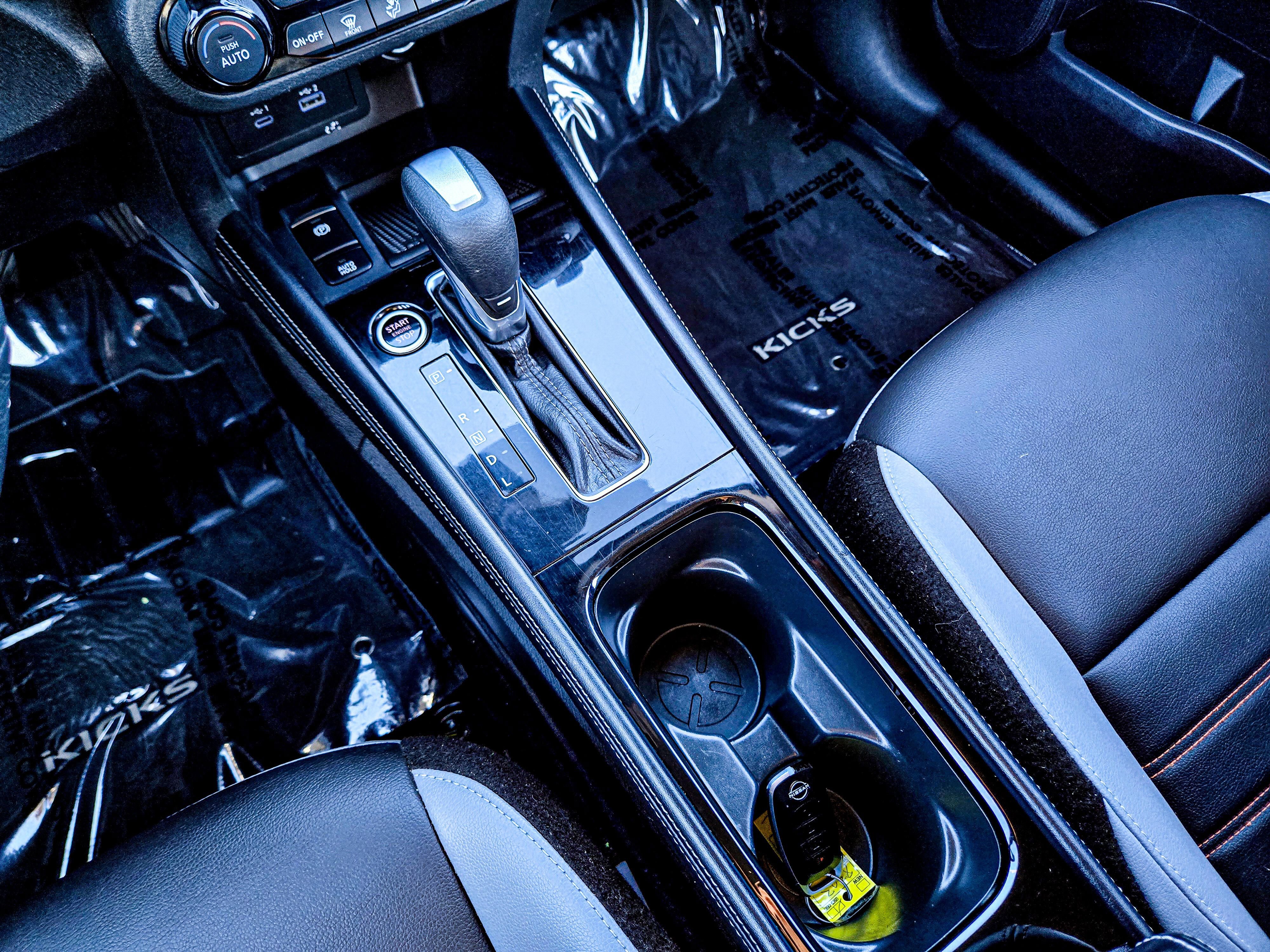 Used 2023 Nissan Kicks SR w/ SR Premium Package image 18