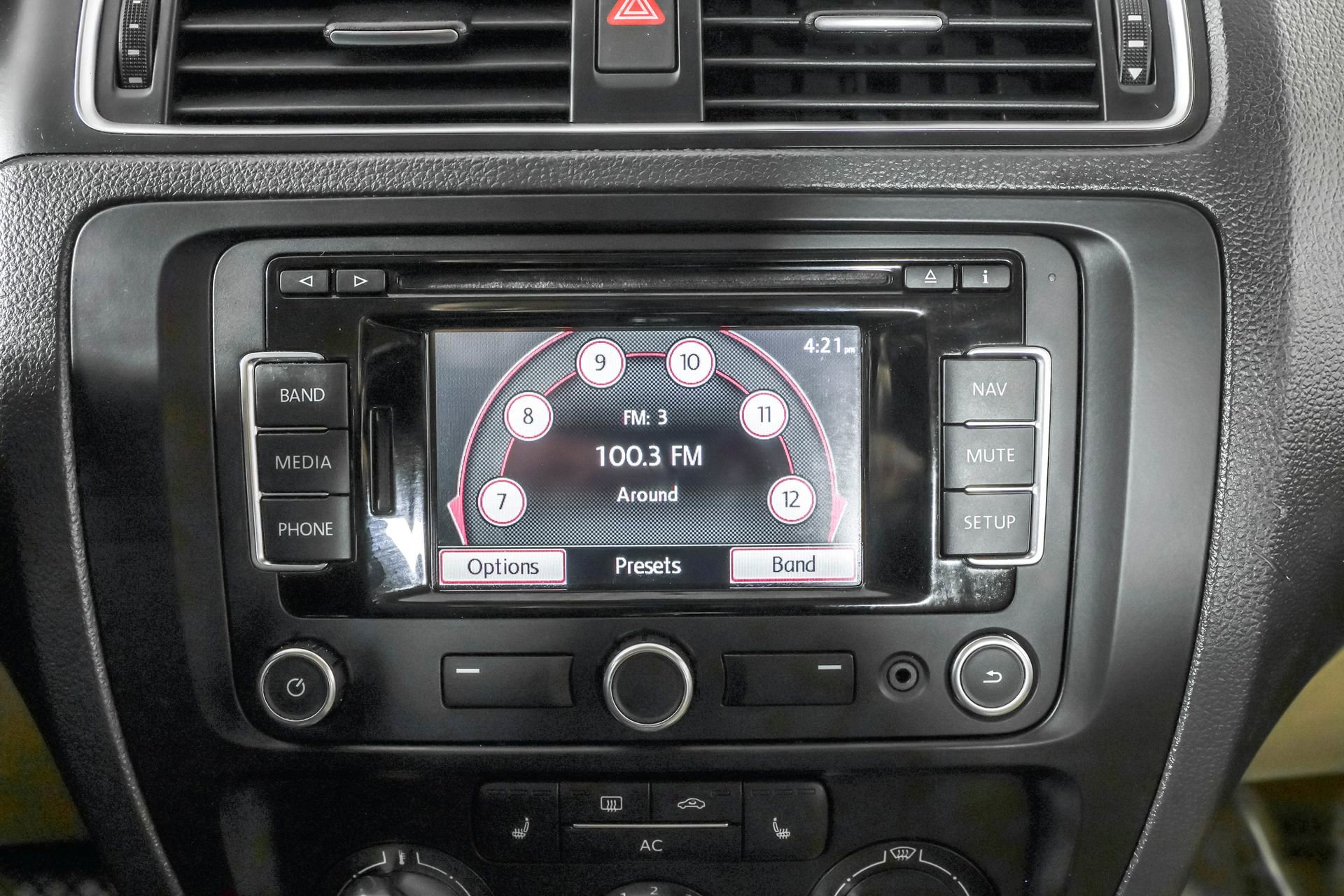 Used 2012 Volkswagen Jetta SEL image 29