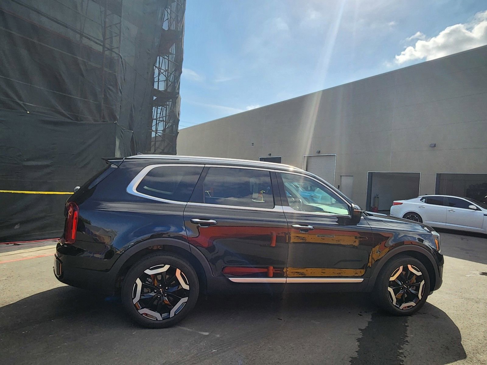 Used 2023 Kia Telluride S FWD image 8