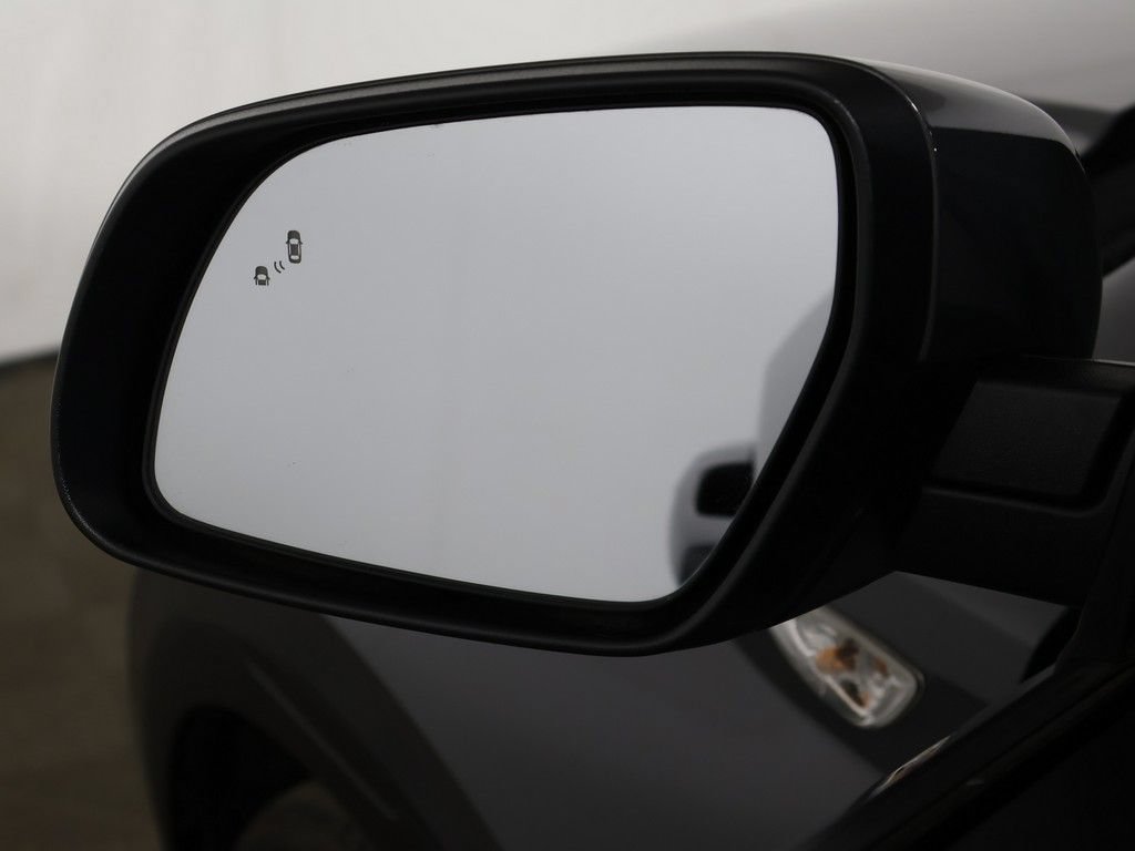 Certified 2024 Hyundai Venue SEL FWD image 31