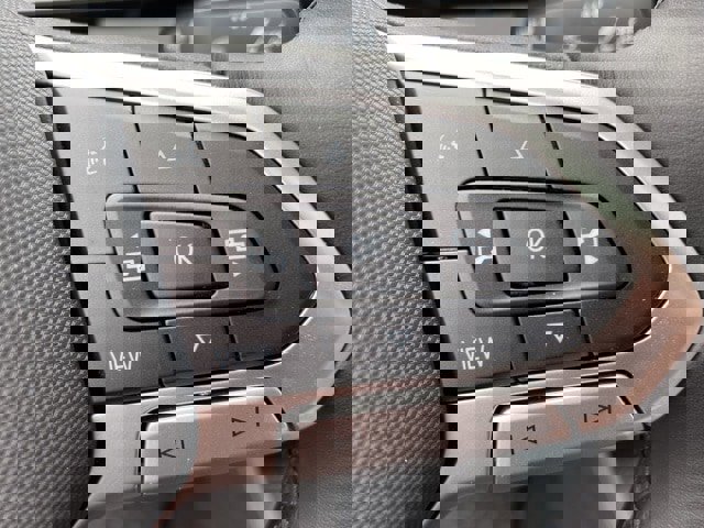 New 2025 Volkswagen Jetta SE image 33