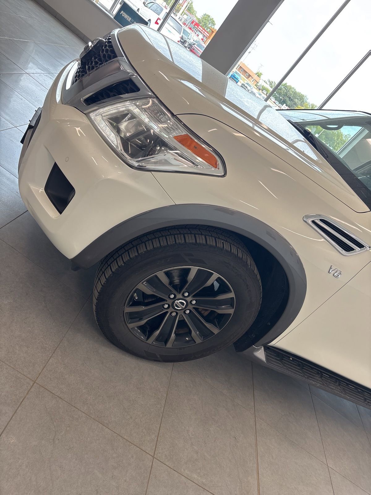 Used 2018 Nissan Armada Platinum image 11