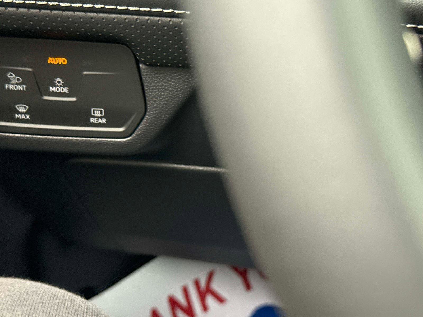 New 2026 Volkswagen Atlas Cross Sport SE image 30