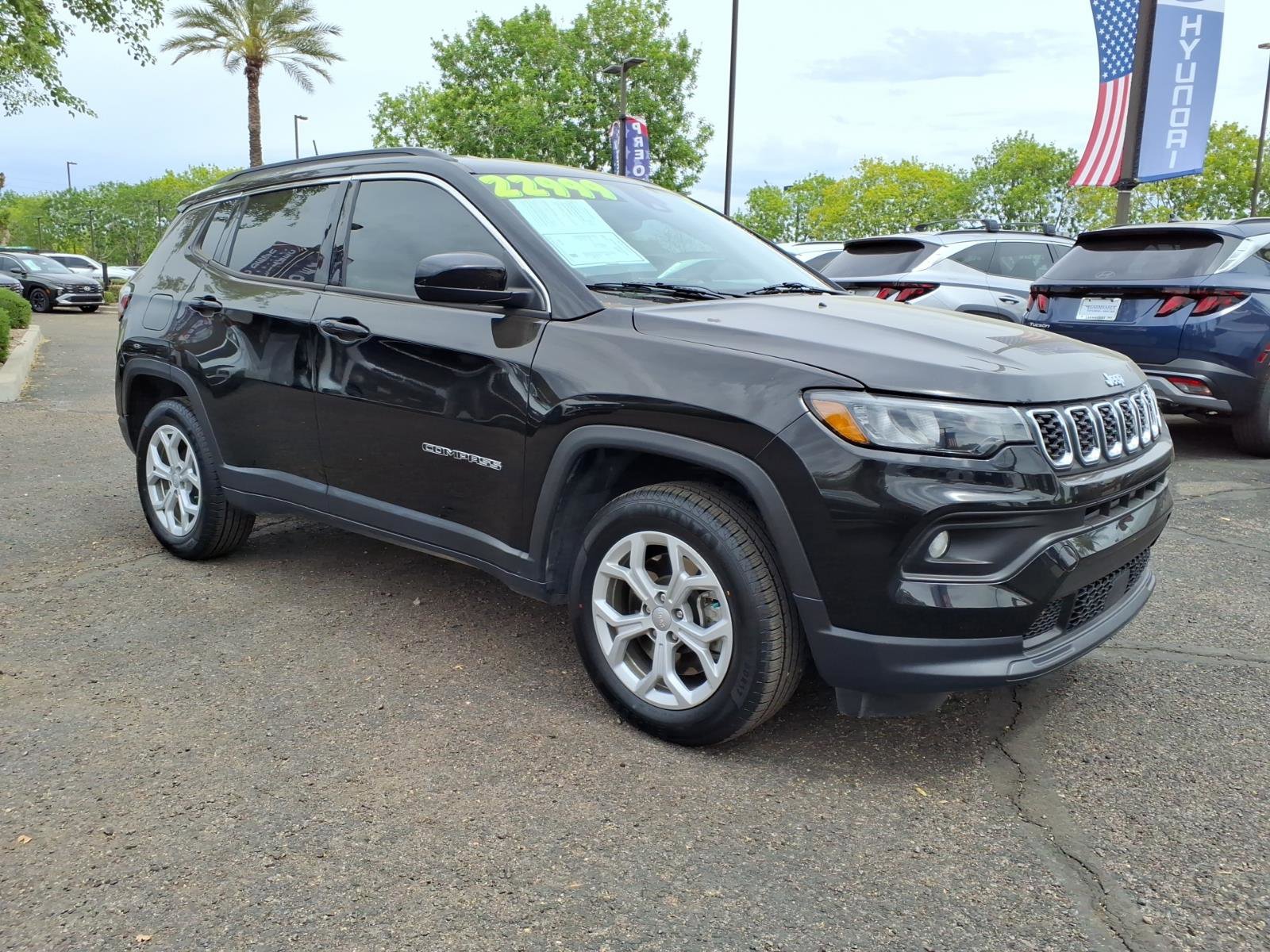 Used 2024 Jeep Compass Latitude image 3