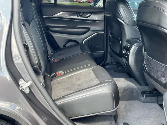 Used 2022 Jeep Grand Cherokee Altitude AWD/4WD image 22