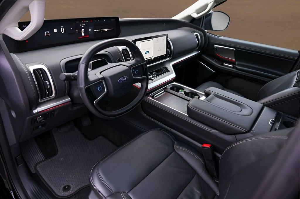 Used 2025 Ford Expedition Max Platinum AWD/4WD image 10