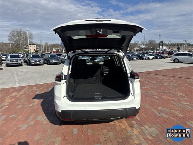 Used 2025 Nissan Rogue S image 28