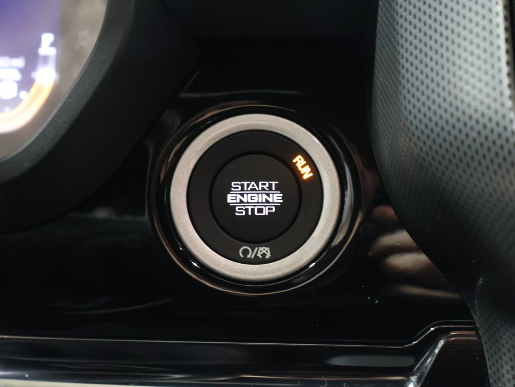 Used 2025 RAM 1500 Limited image 27