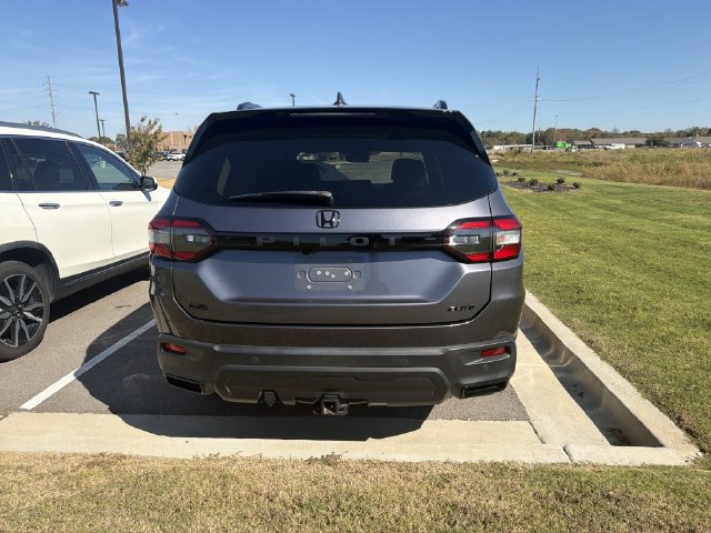 Used 2023 Honda Pilot Elite image 4