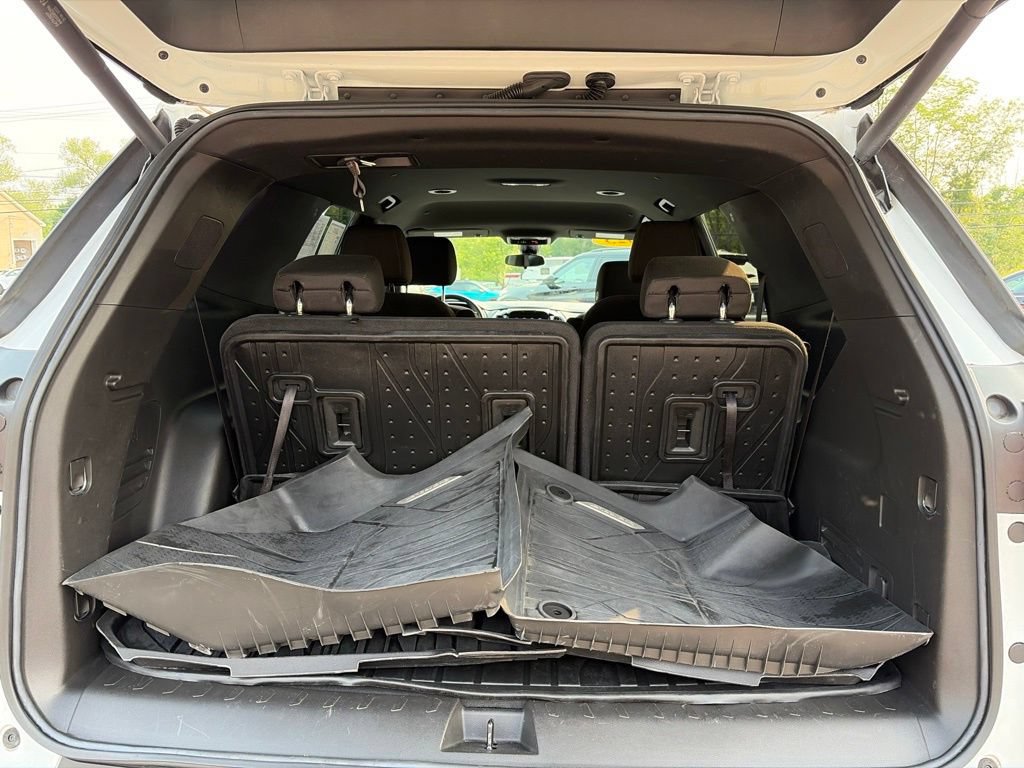 New 2023 Chevrolet Traverse LT w/ LPO, Floor Liner Package AWD/4WD image 14