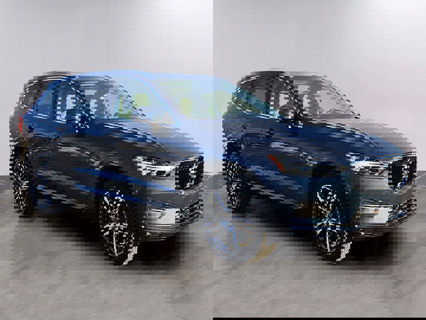 Used 2020 Volvo XC60 T6 Momentum w/ Protection Package Premier image 3