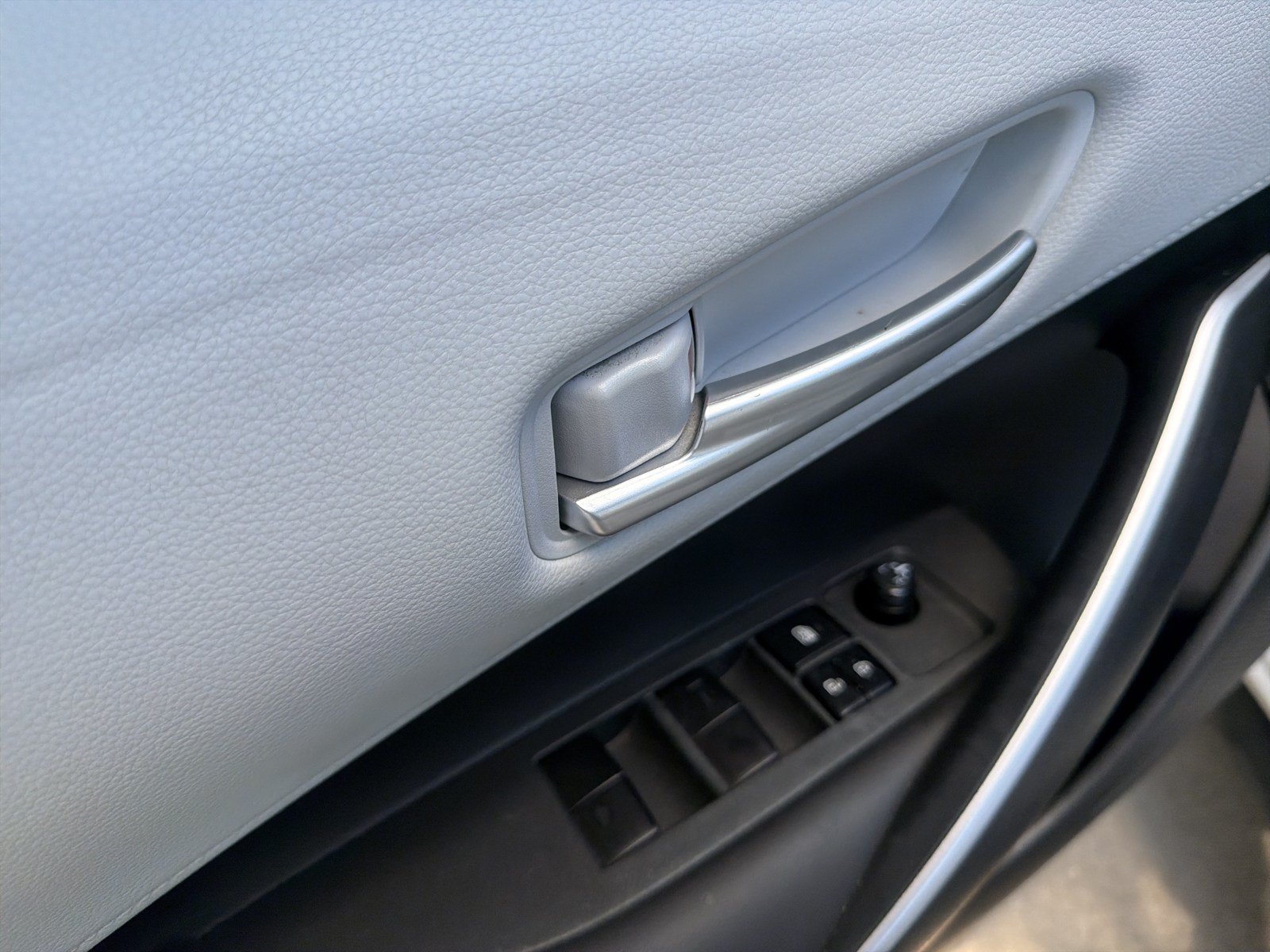 Used 2020 Toyota Corolla SE FWD image 17