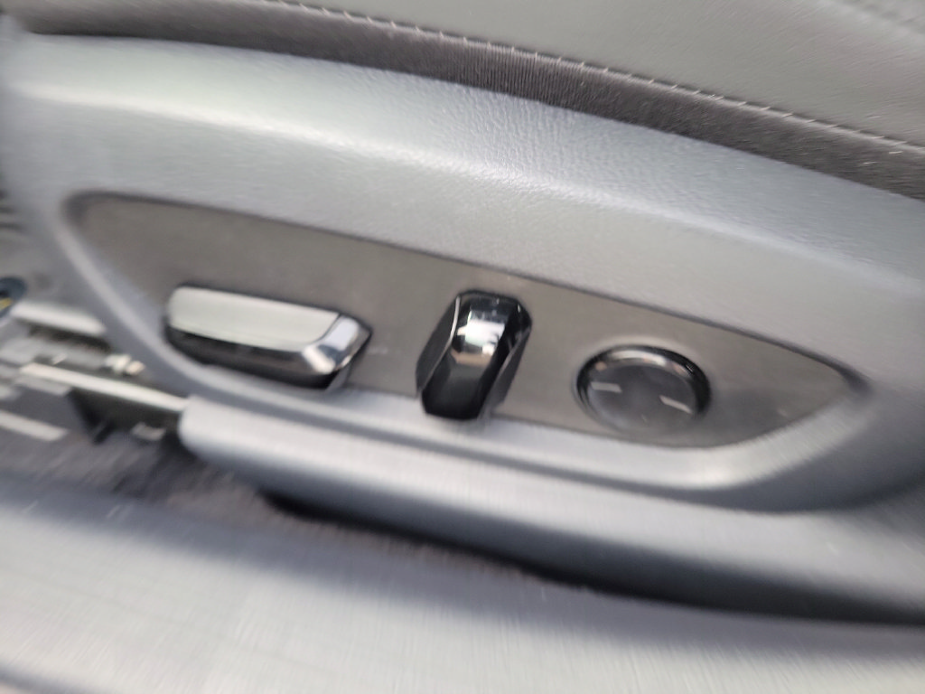 Used 2024 Lexus ES 350 w/ Premium Package FWD image 15