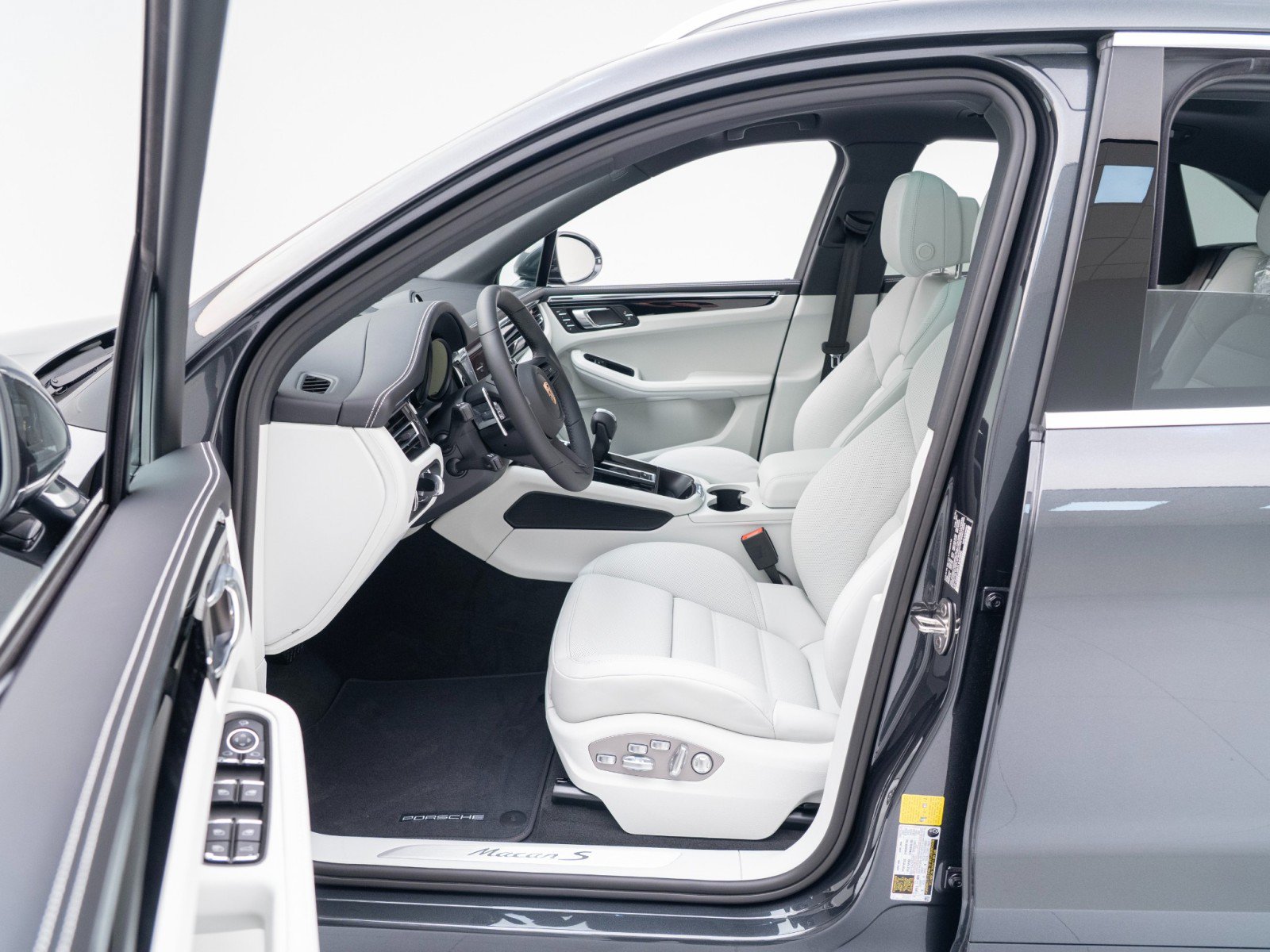 New 2026 Porsche Macan S AWD/4WD image 18