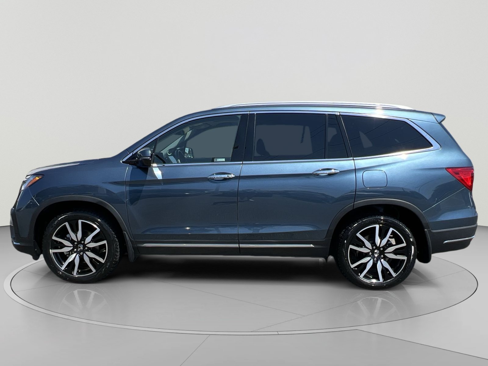 Used 2021 Honda Pilot Touring image 2