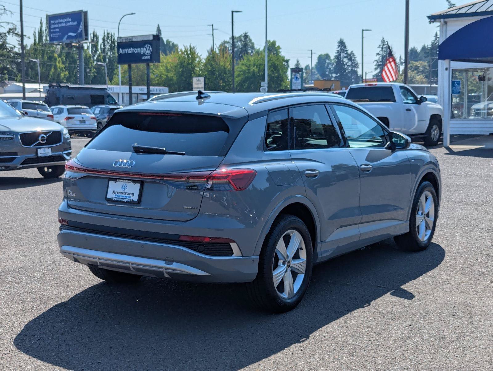 Used 2023 Audi Q4 e-tron Premium Plus AWD/4WD image 5