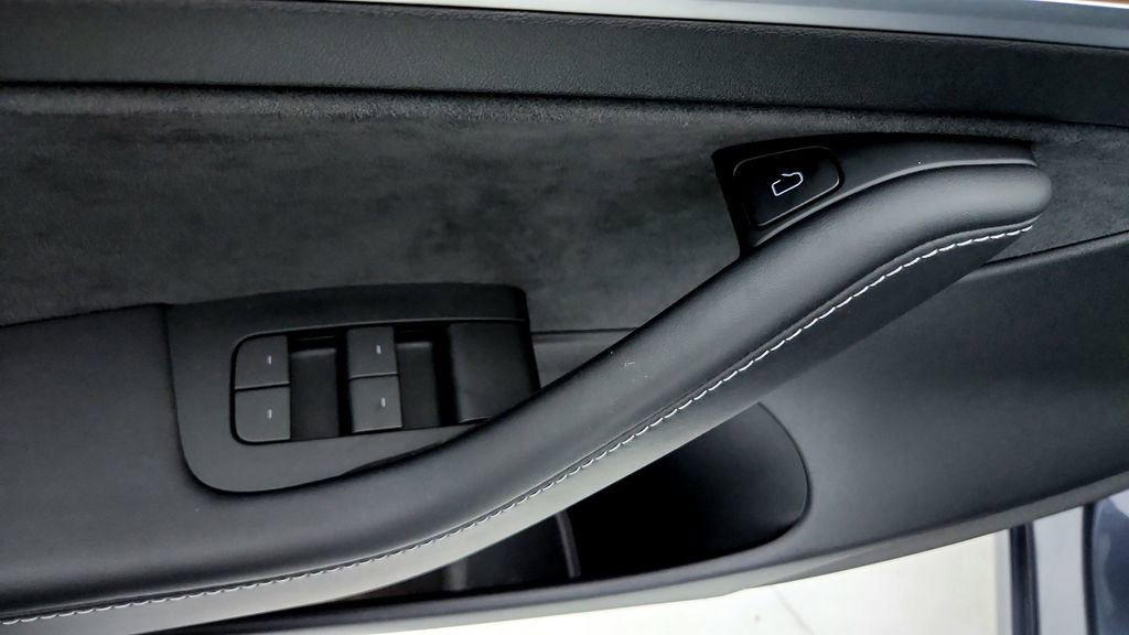 Used 2023 Tesla Model 3 Performance AWD/4WD image 18