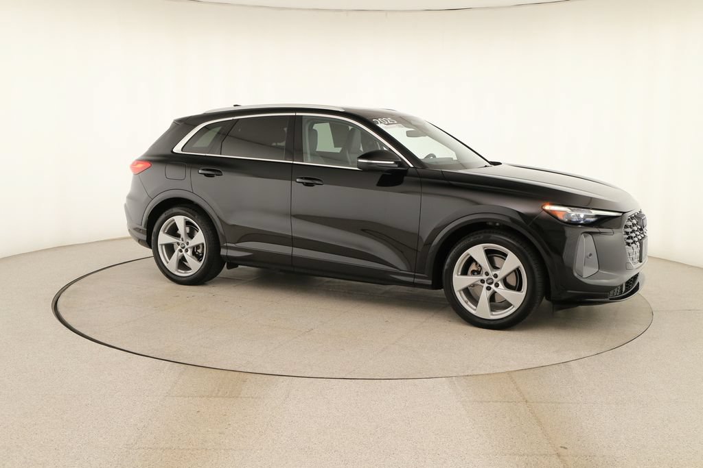 Certified 2025 Audi Q5 Prestige AWD/4WD image 9