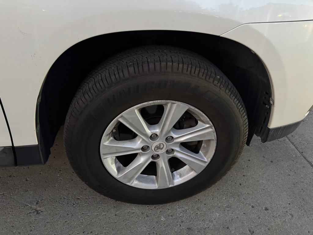 Used 2012 Toyota Highlander SE w/ Tow Pkg image 18