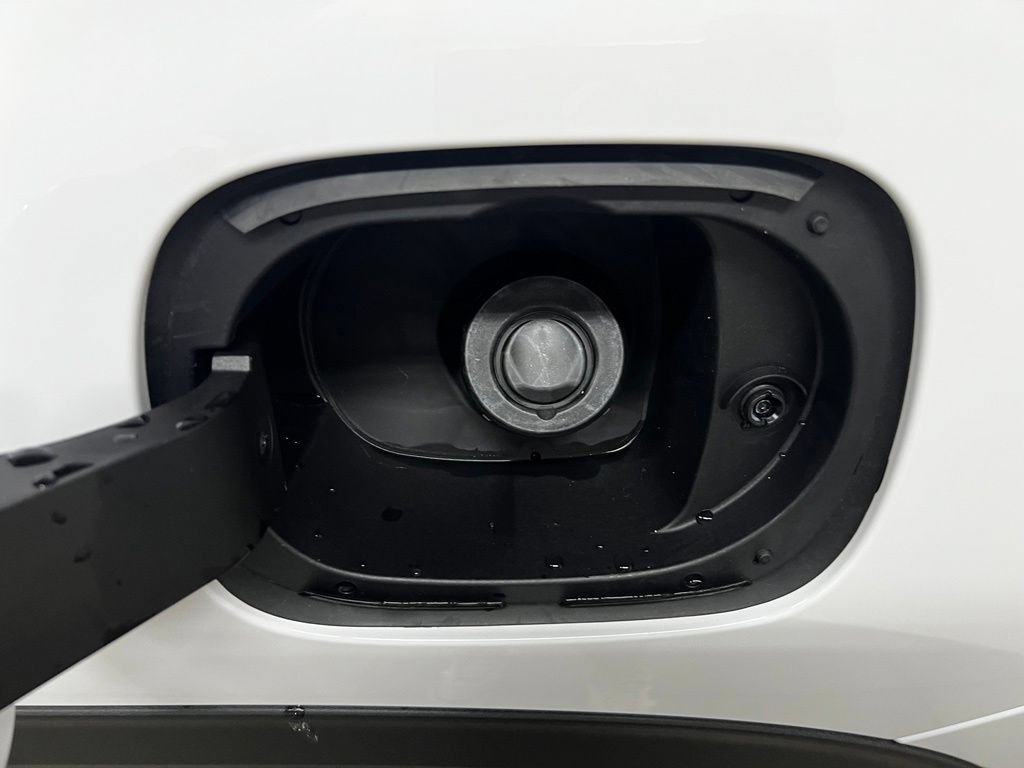 New 2026 Buick Enclave Preferred w/ LPO, Floor Liner Package AWD/4WD image 37