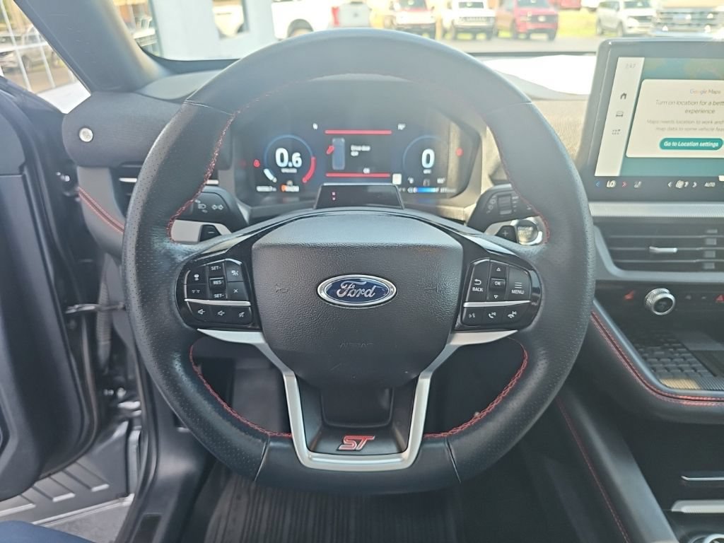 Used 2025 Ford Explorer ST AWD/4WD image 16
