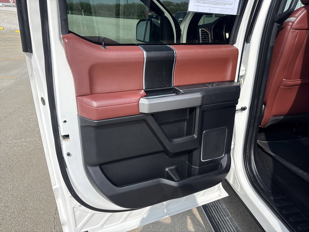 Used 2018 Ford F150 Platinum w/ Equipment Group 701A Luxury image 30