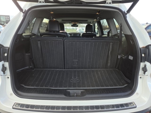 Used 2018 Toyota Highlander SE image 13