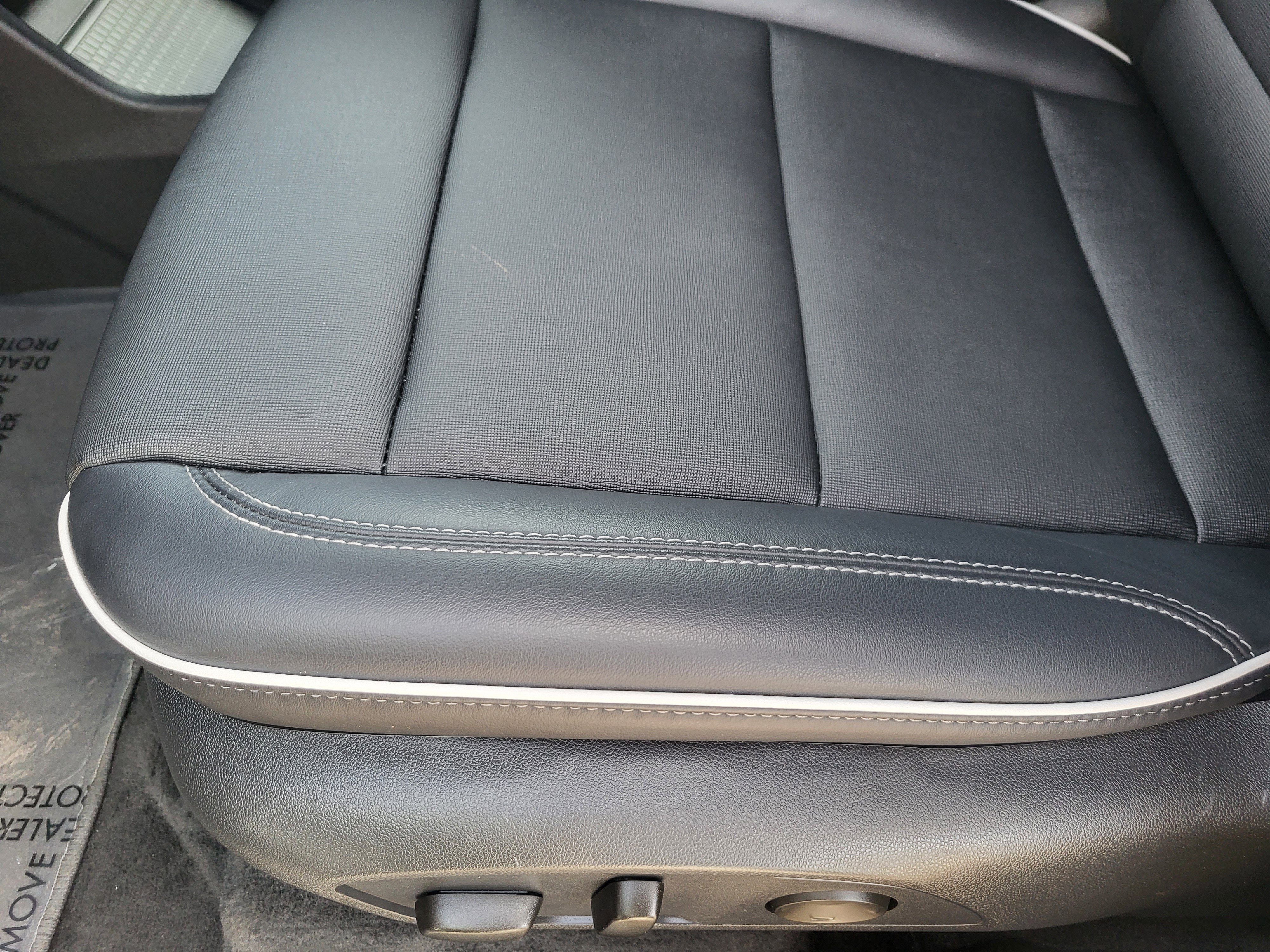 Used 2025 Buick Enclave Preferred image 19