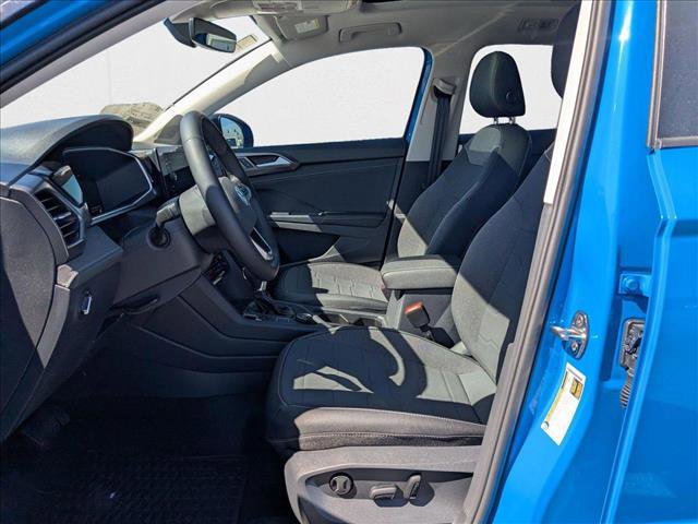 New 2025 Volkswagen Taos SE image 4