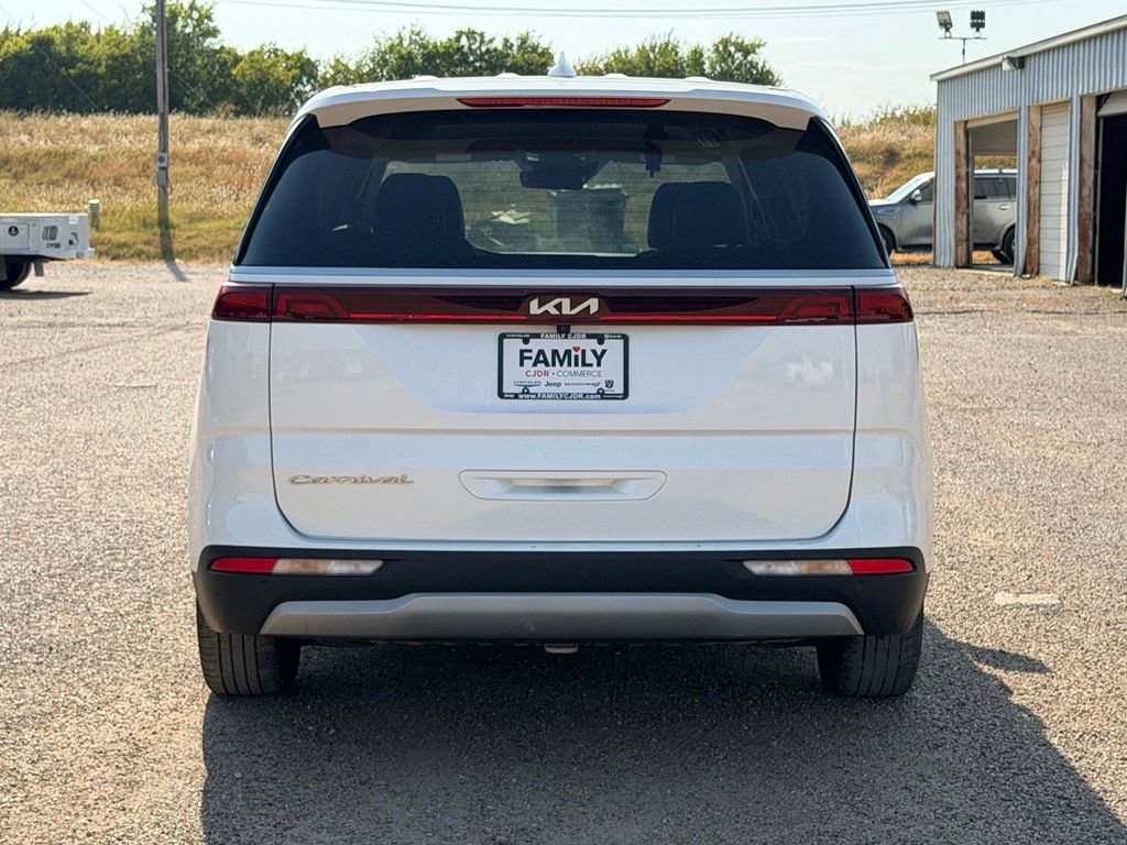 Used 2022 Kia Carnival LX FWD image 6