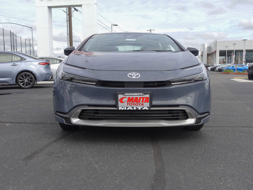 New 2026 Toyota Prius Plug-In Hybrid FWD image 8