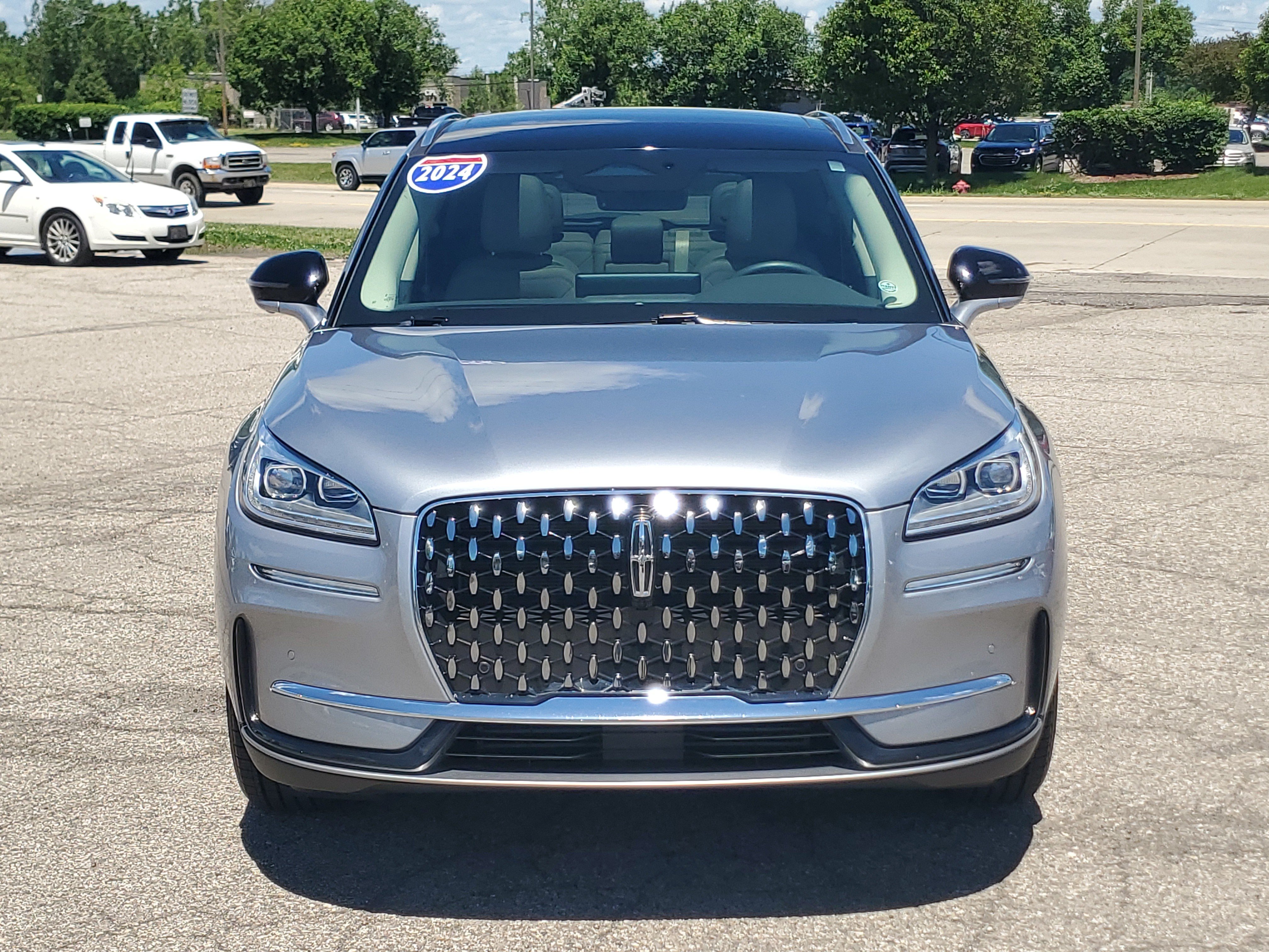 Certified 2024 Lincoln Corsair Reserve w/ Equipment Group 201A AWD/4WD image 2