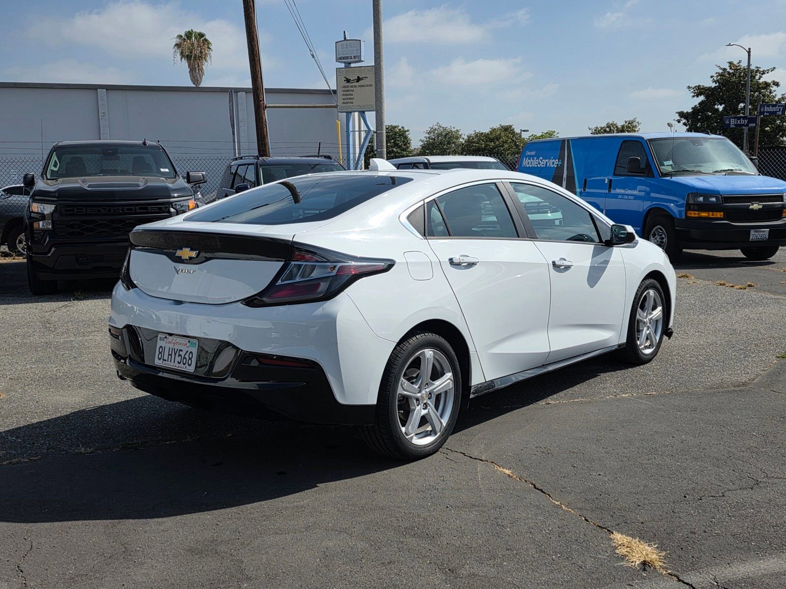 Used 2017 Chevrolet Volt LT w/ Comfort Package FWD image 7