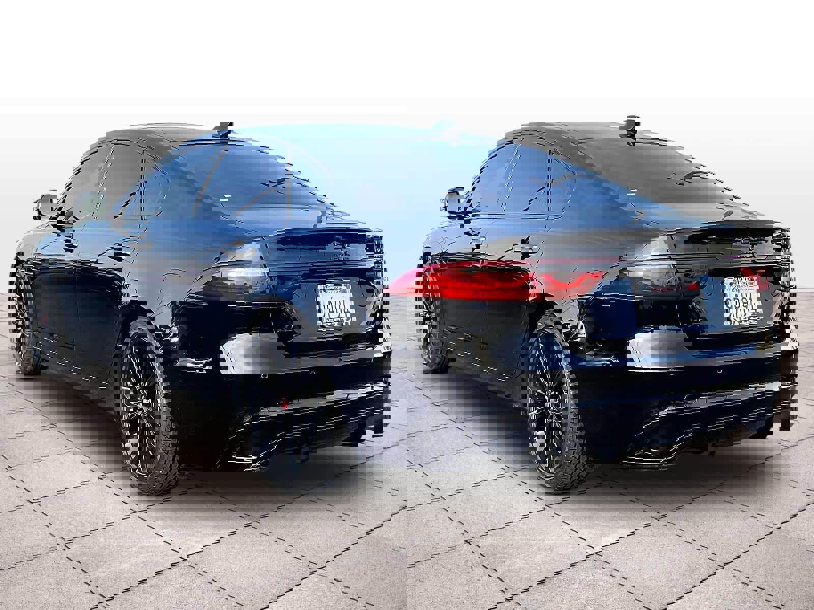 Used 2022 Jaguar XF SE image 12