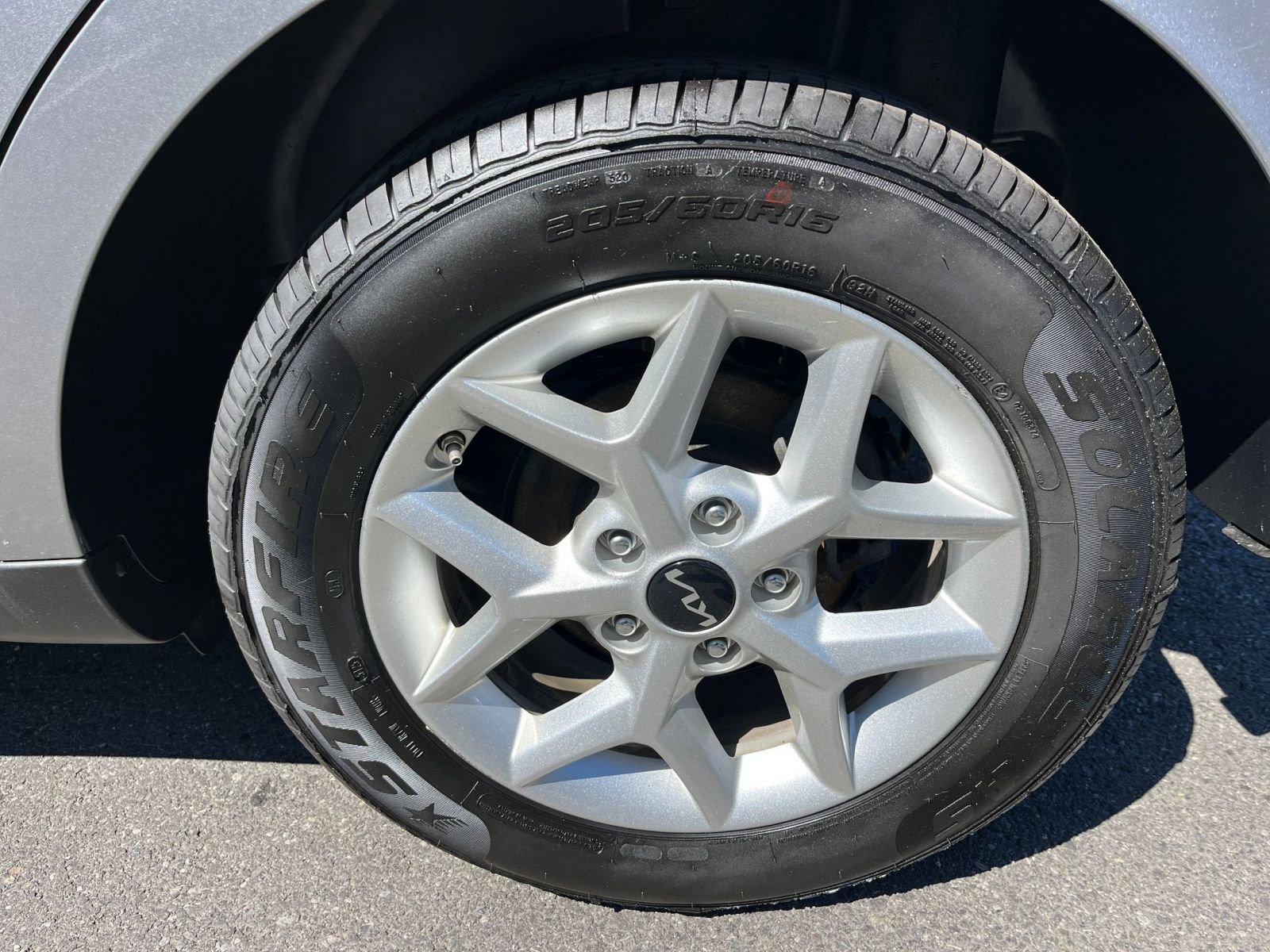 Used 2025 Kia Soul LX w/ LX Technology Package FWD image 28