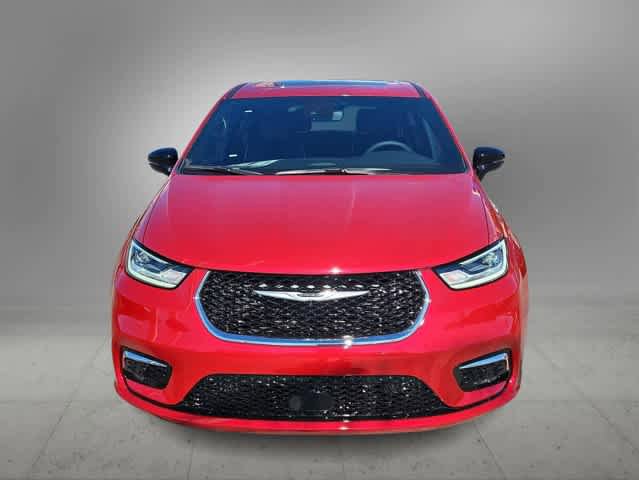 New 2026 Chrysler Pacifica Limited AWD/4WD image 3