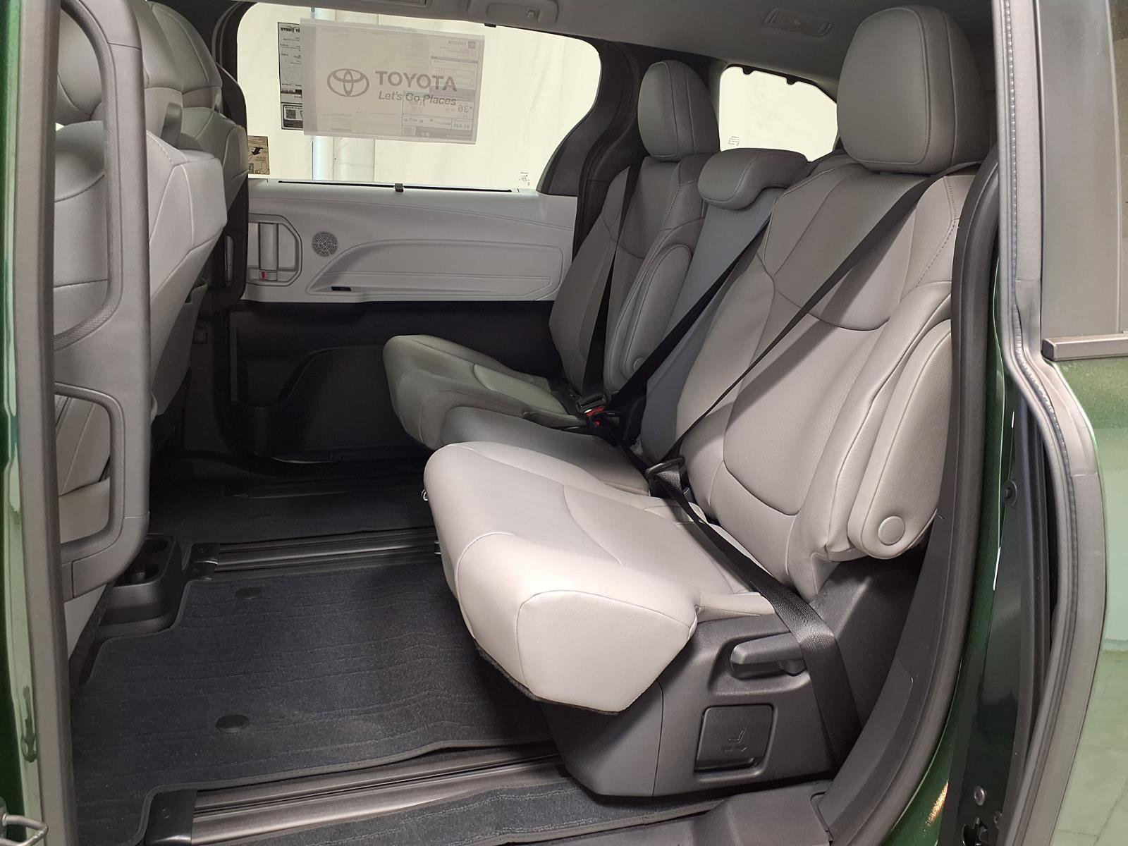 New 2026 Toyota Sienna XLE image 24